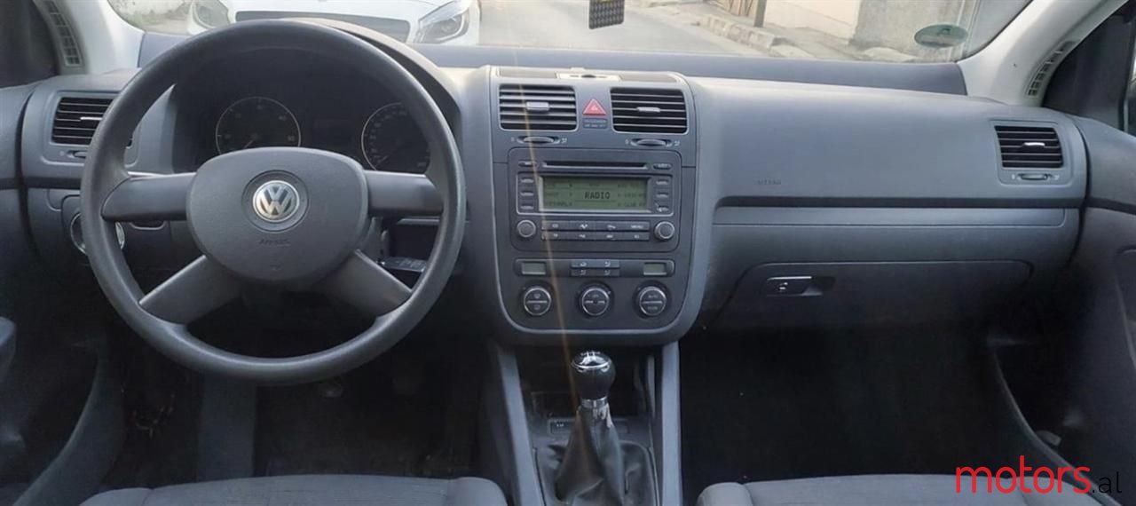 2005' Volkswagen Golf photo #3