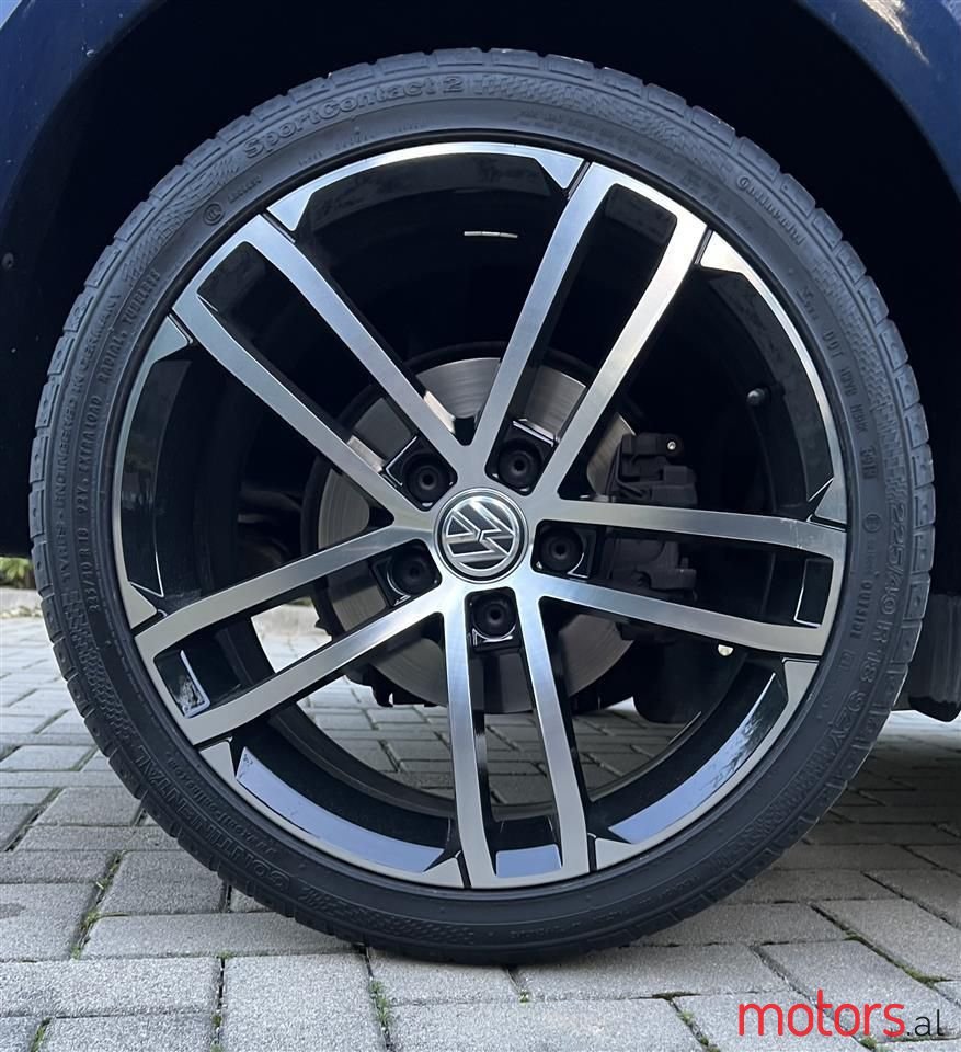 2014' Volkswagen Golf photo #1