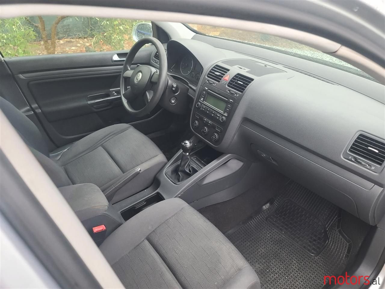 2006' Volkswagen Golf photo #2