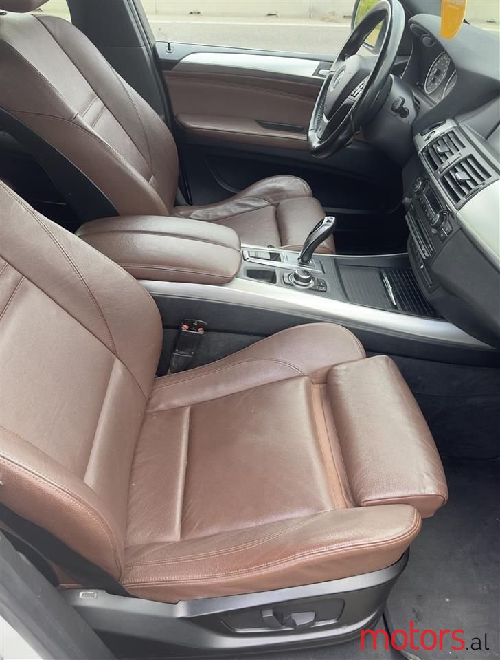 2011' BMW X5 photo #5