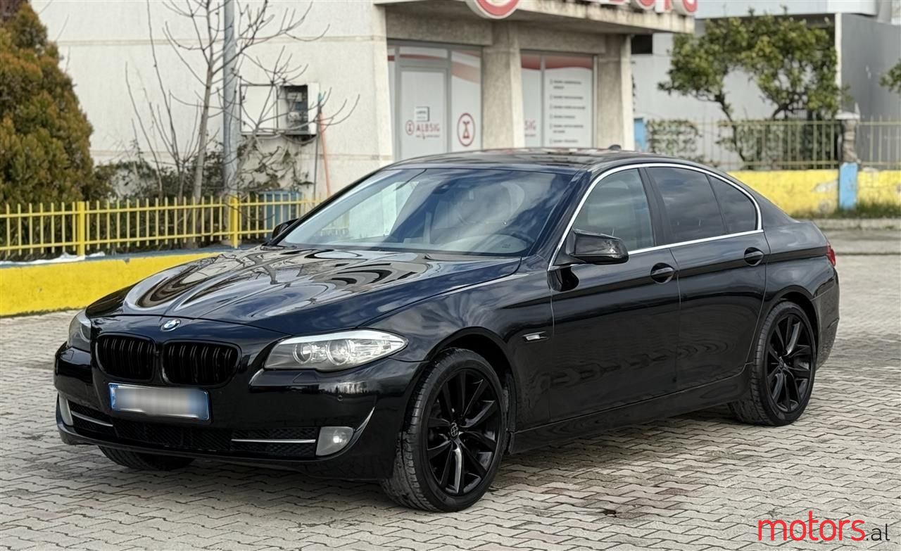 2010' BMW 530 photo #1