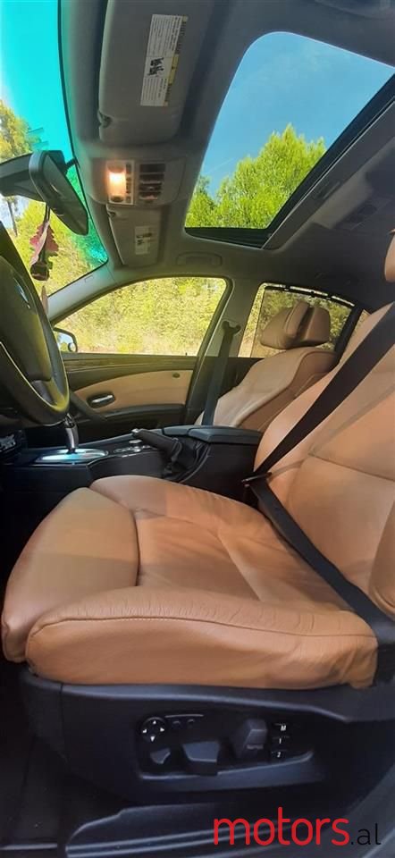 2009' BMW 528 photo #5