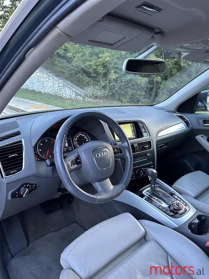 2010' Audi Q5 photo #2