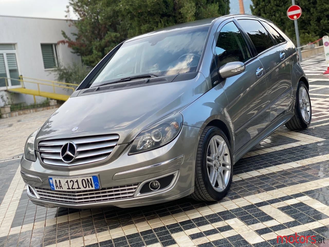 2005' Mercedes-Benz B 200 photo #1