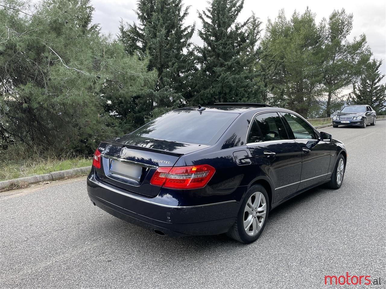 2011' Mercedes-Benz 350 photo #3