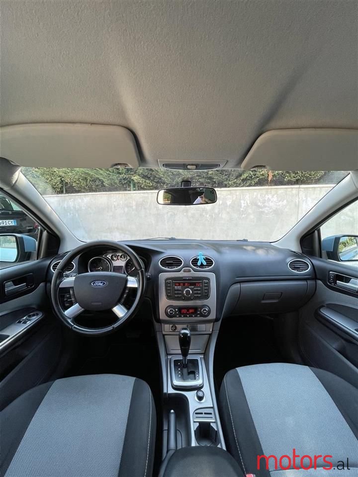 2010' Ford Focus photo #5