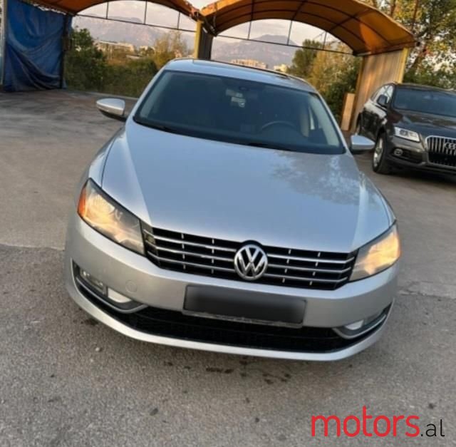 2013' Volkswagen Passat photo #1