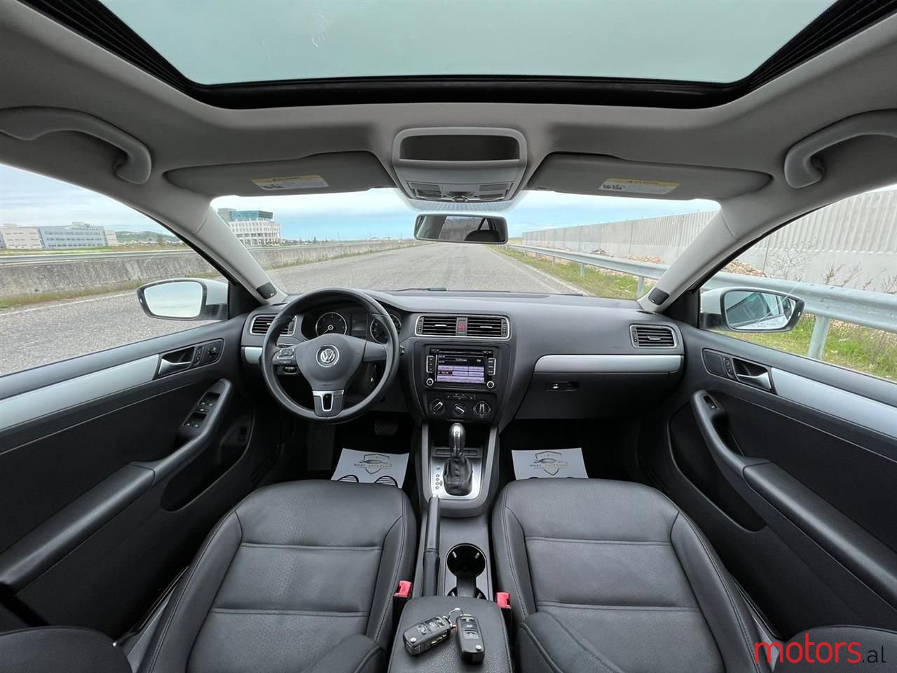 2012' Volkswagen Jetta photo #5