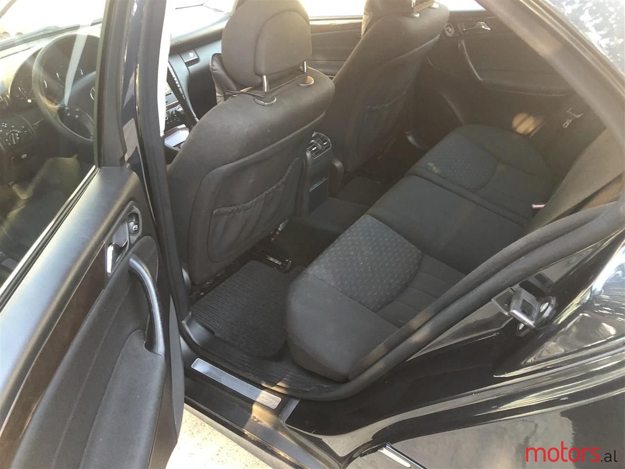 2004' Mercedes-Benz E 200 photo #2