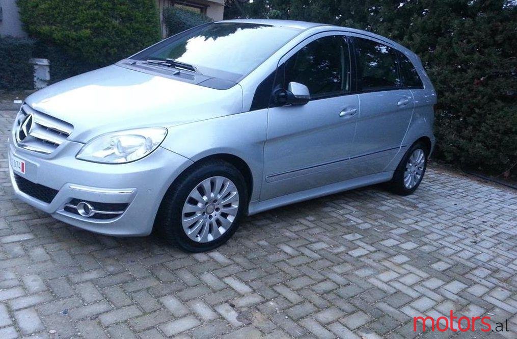 2008' Mercedes-Benz 200 photo #1