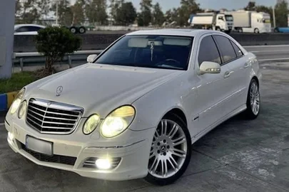 2007' Mercedes-Benz E 220