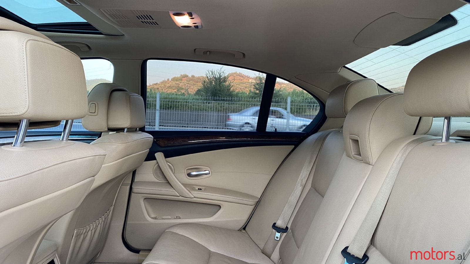 2008' BMW 528 photo #5