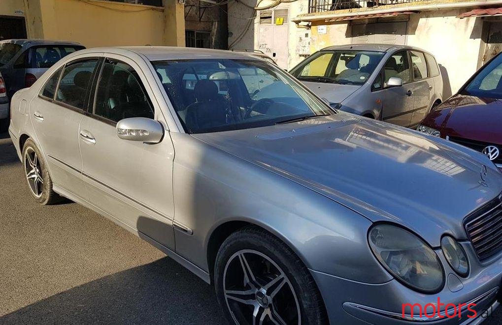 2002' Mercedes-Benz E 270 photo #1
