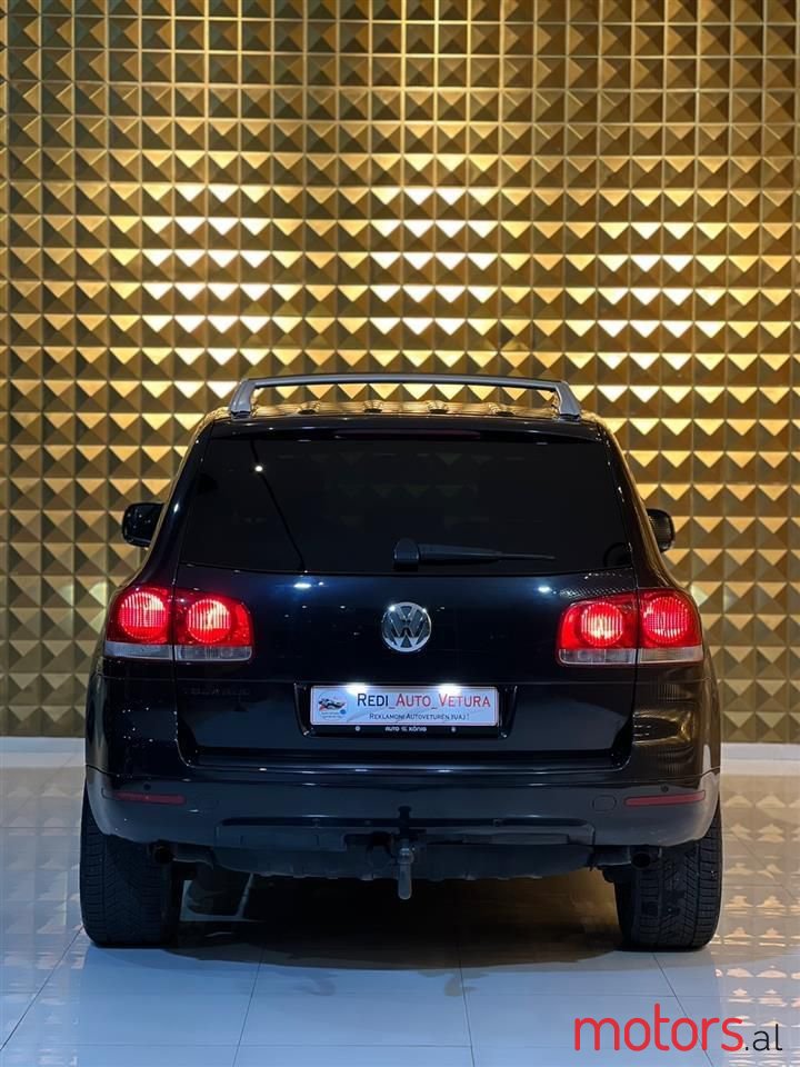 2005' Volkswagen Touareg photo #6