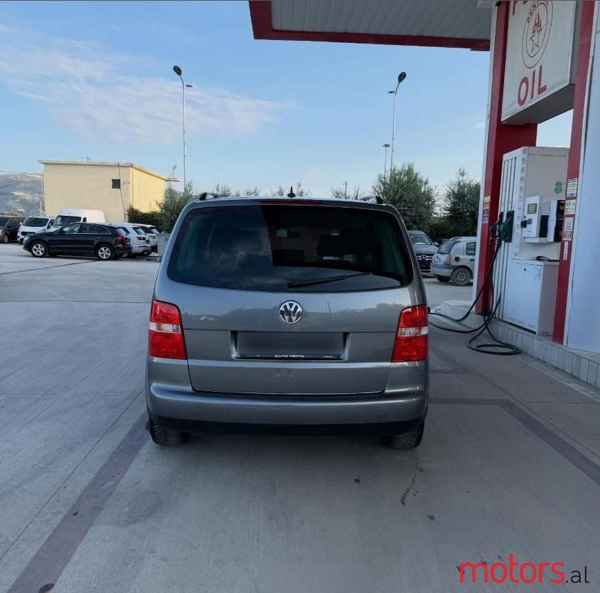 2006' Volkswagen Touran photo #3