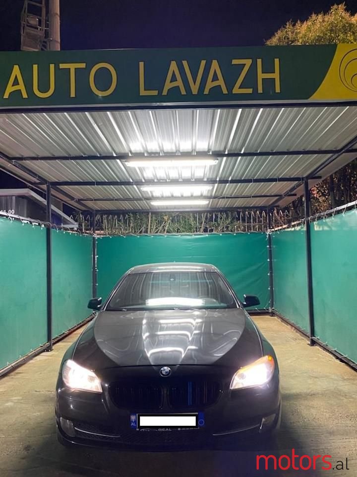 2012' BMW 530 photo #1