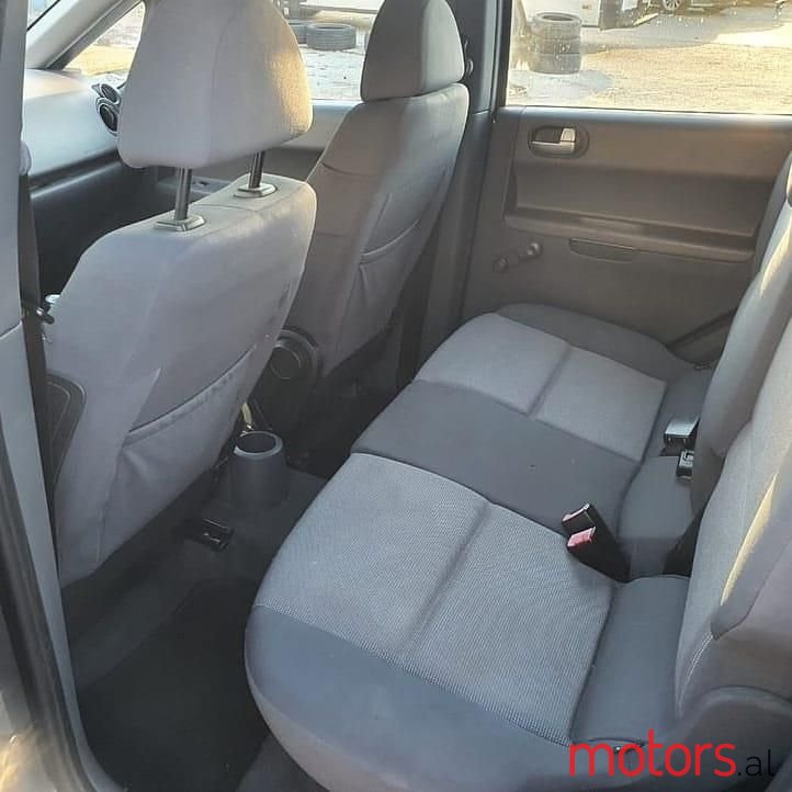 2005' Mitsubishi Colt photo #3