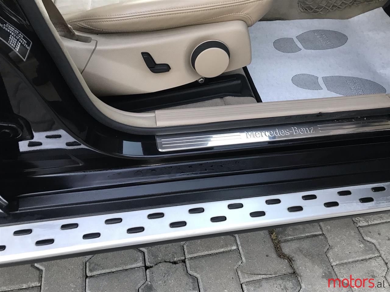 2009' Mercedes-Benz GLK 350 photo #4