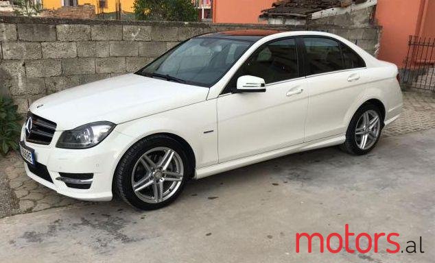 2011' Mercedes-Benz C-Class photo #1