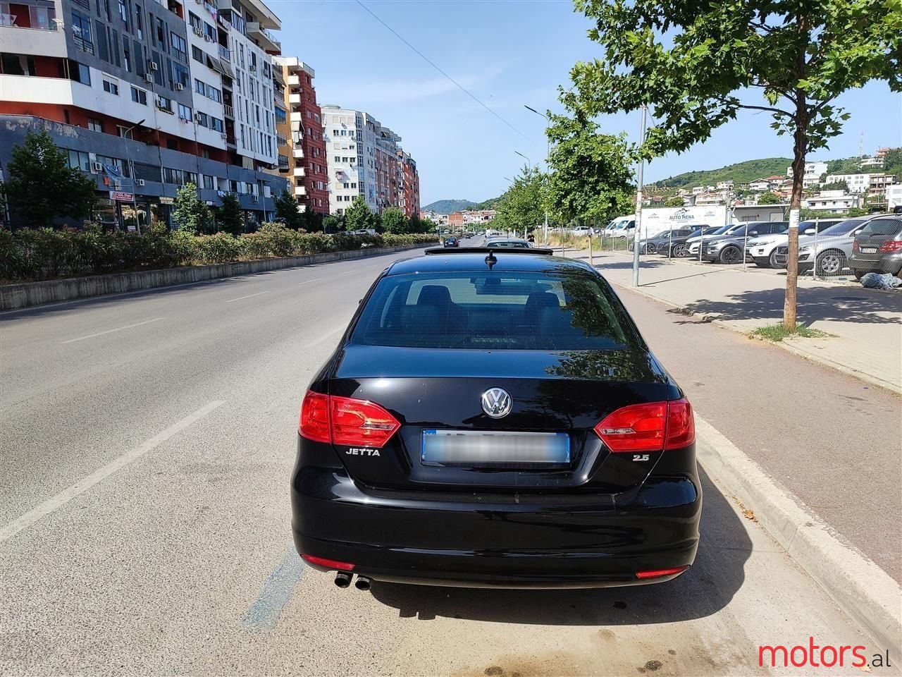 2011' Volkswagen Jetta photo #2