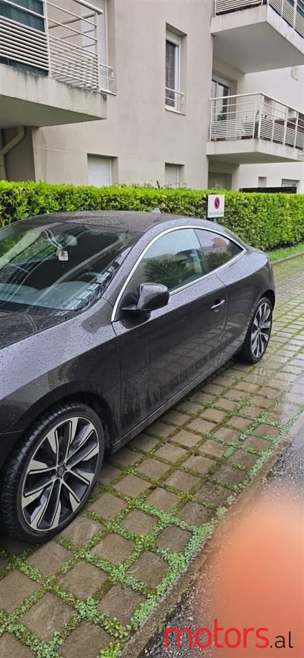 2010' Renault Laguna photo #4