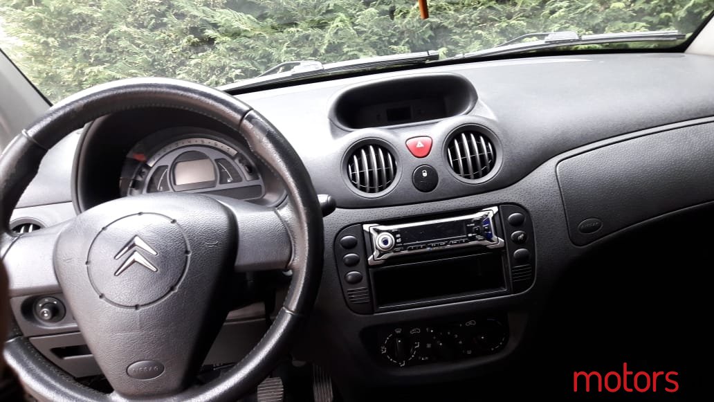 2004' Citroen C2 photo #3