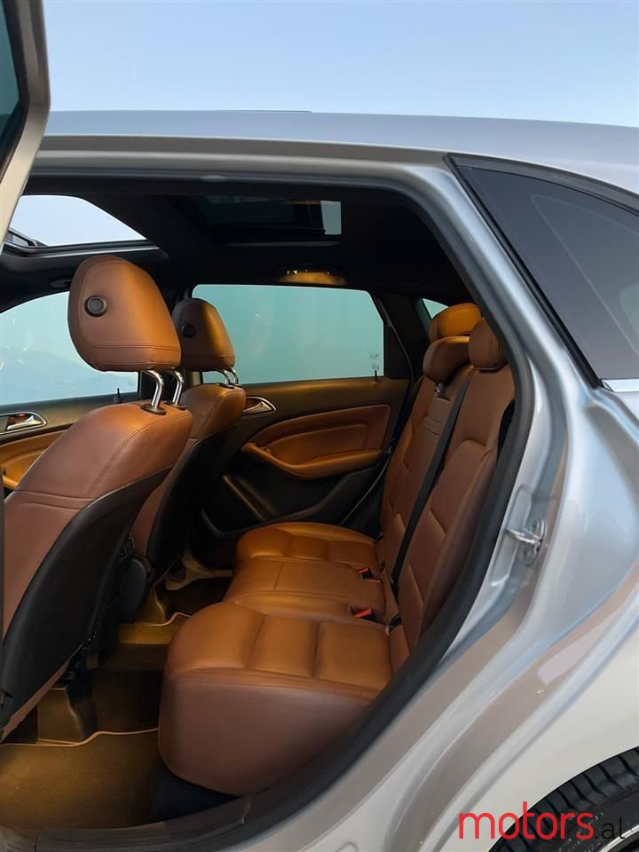 2013' Mercedes-Benz B 250 photo #6