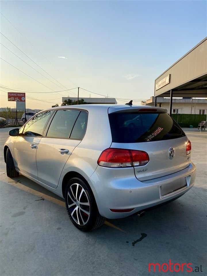 2010' Volkswagen Golf photo #5