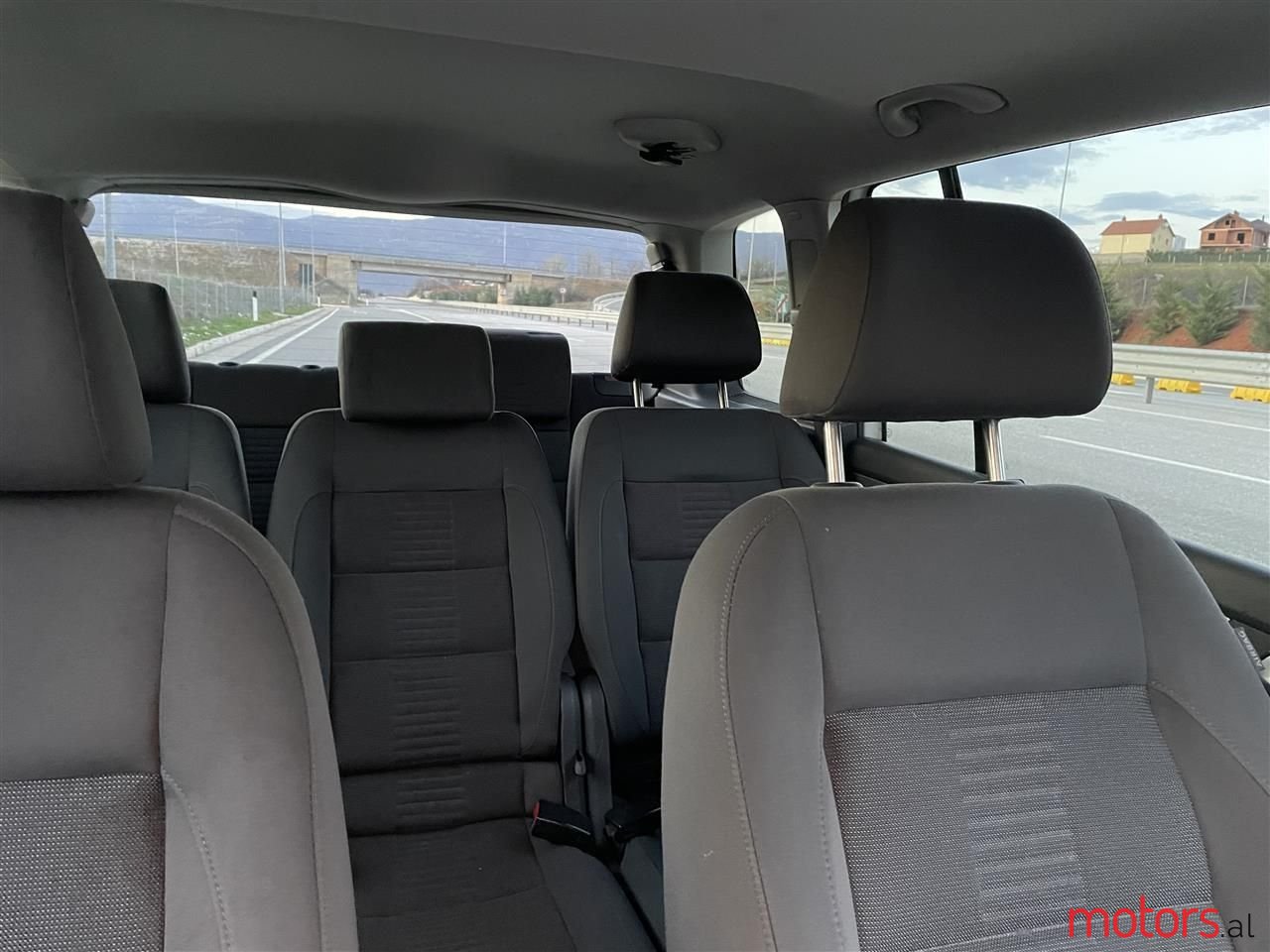 2008' Volkswagen Touran photo #6