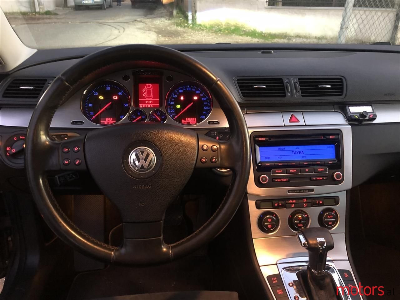 2008' Volkswagen Passat photo #2