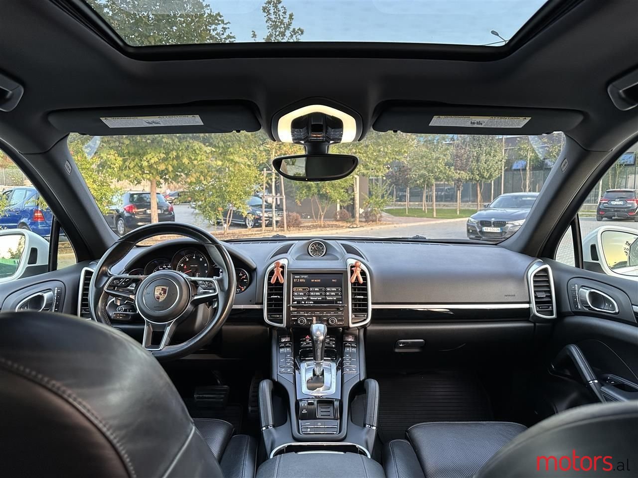 2016' Porsche Cayenne photo #4