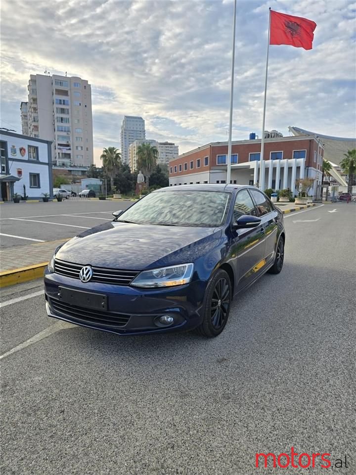 2014' Volkswagen Jetta photo #2