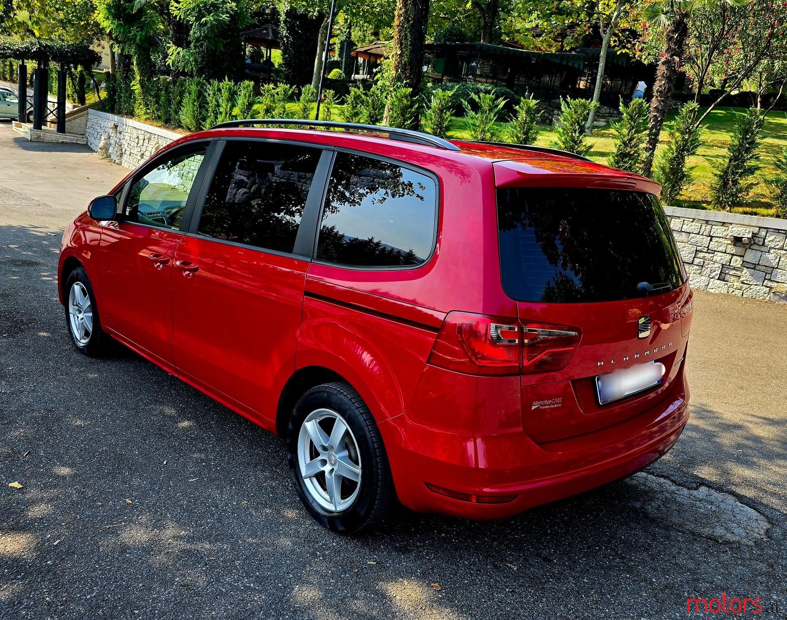 2012' SEAT Alhambra photo #6
