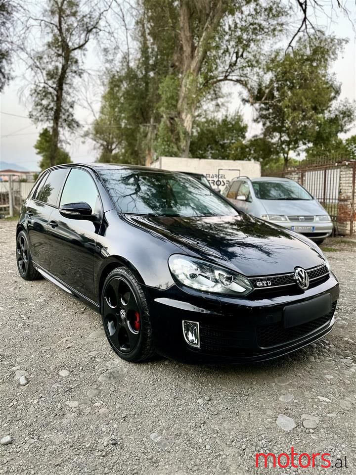 2009' Volkswagen Golf photo #2