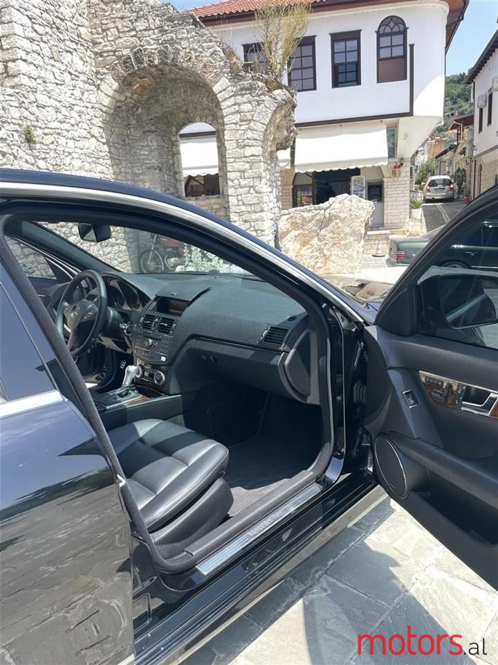 2010' Mercedes-Benz C 300 photo #2