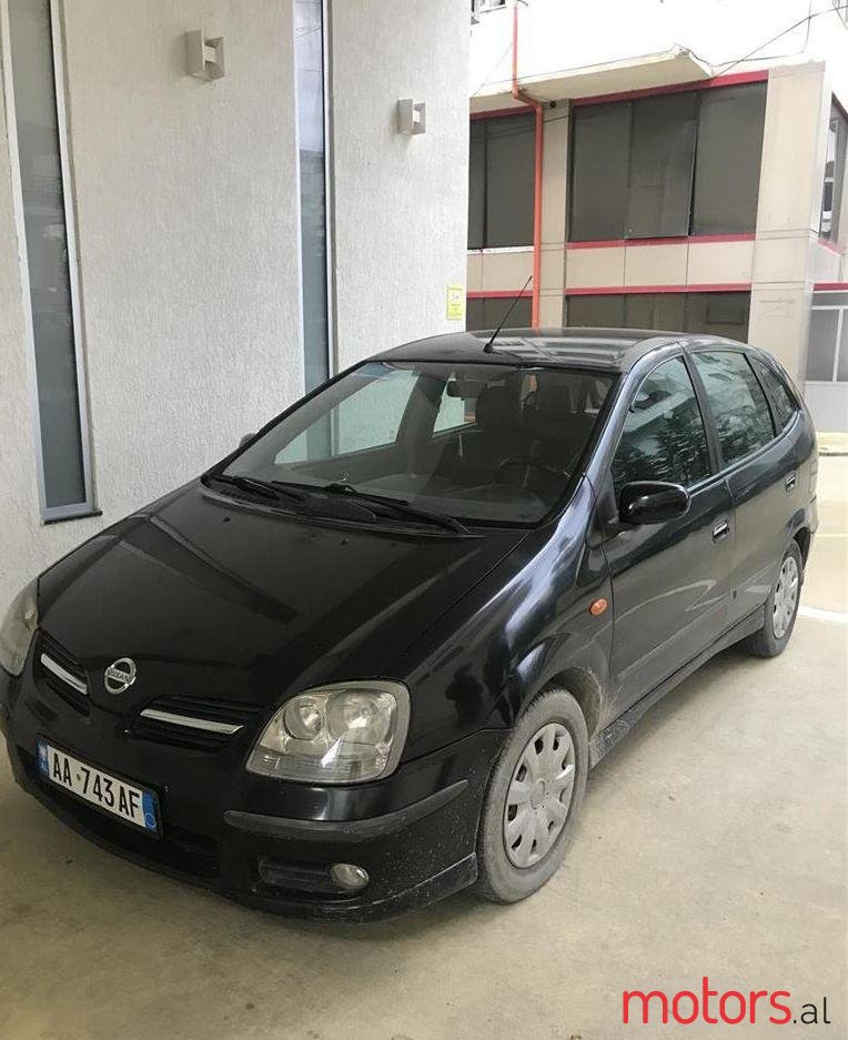 2003' Nissan Almera Tino photo #1