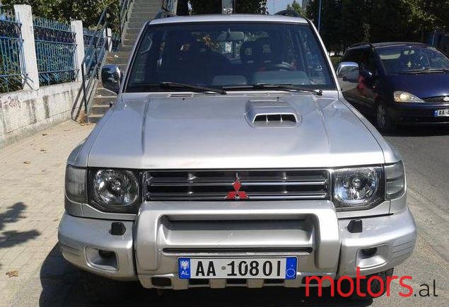 1998' Mitsubishi Pajero photo #1