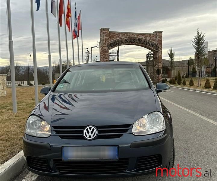 2004' Volkswagen Golf photo #3