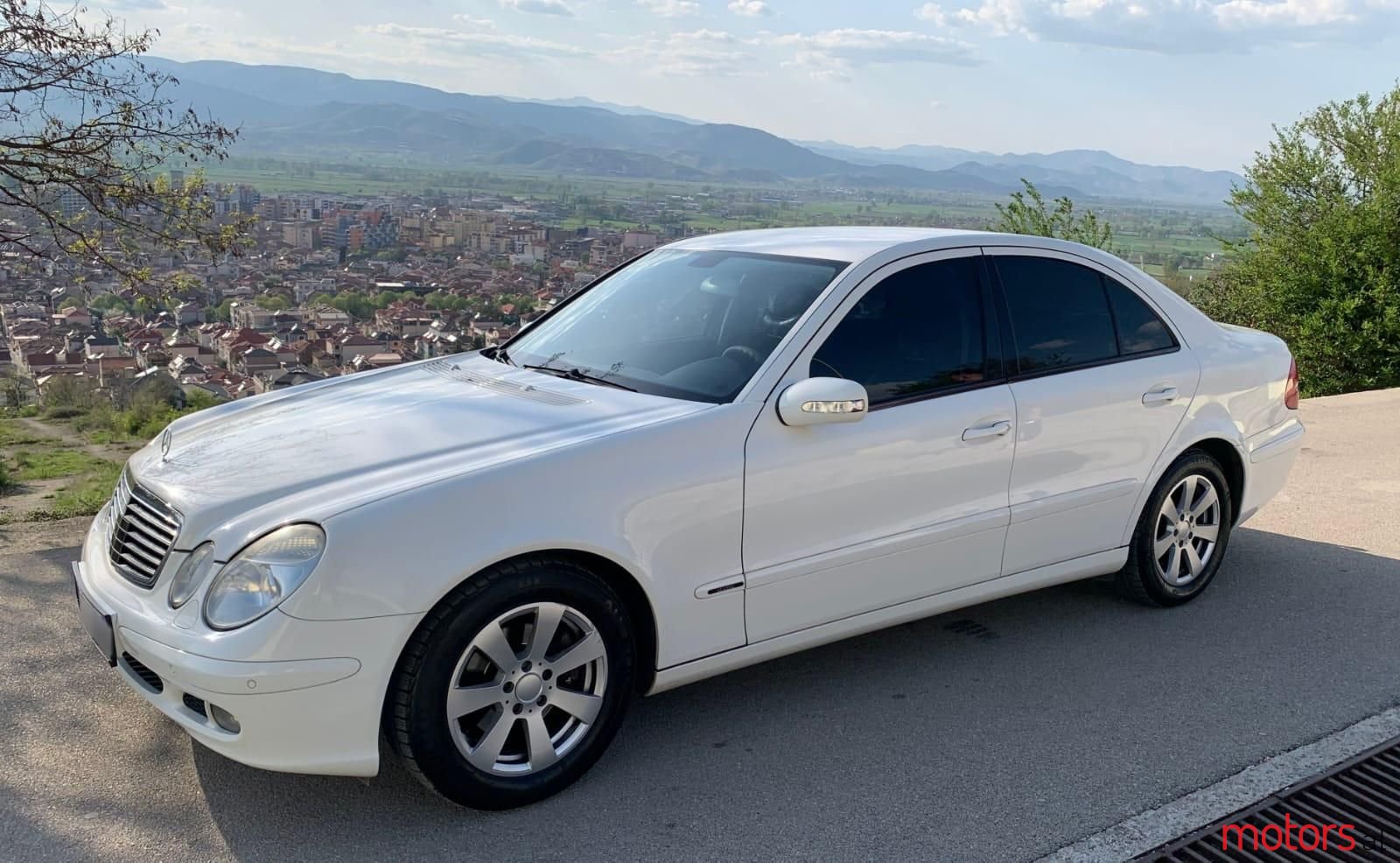 2004' Mercedes-Benz E 260 photo #6