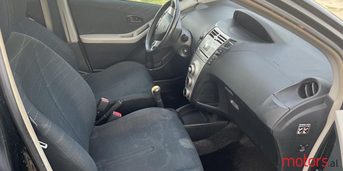 2006' Toyota Yaris photo #3