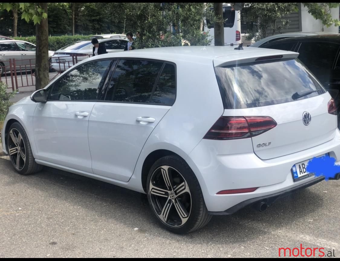 2018' Volkswagen Golf photo #1