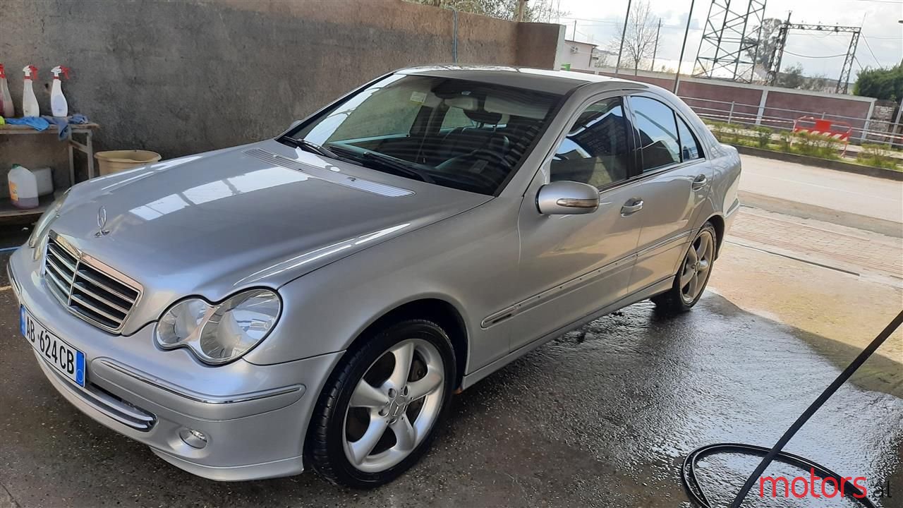 2006' Mercedes-Benz C 320 photo #2