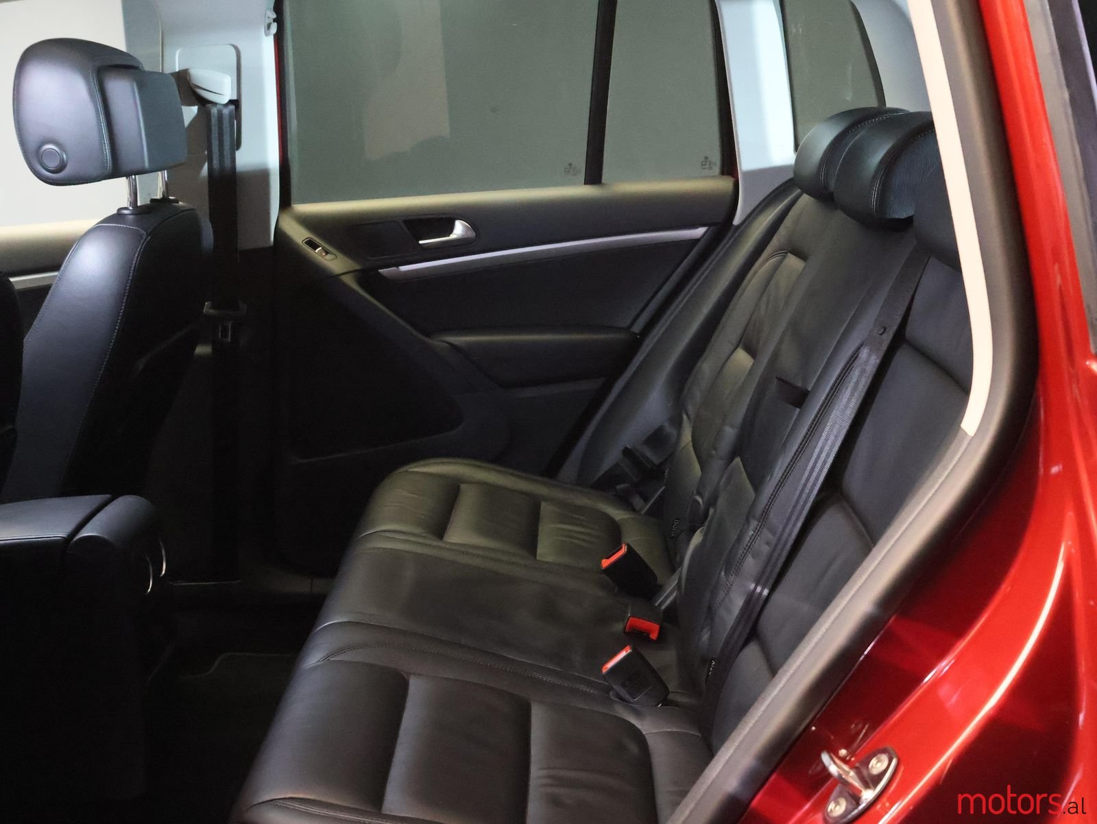 2013' Volkswagen Tiguan photo #2