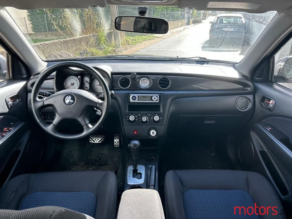 2006' Mitsubishi Outlander photo #3