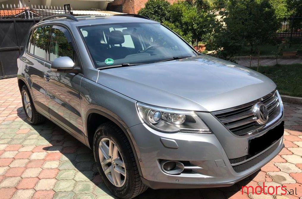 2009' Volkswagen Tiguan photo #1