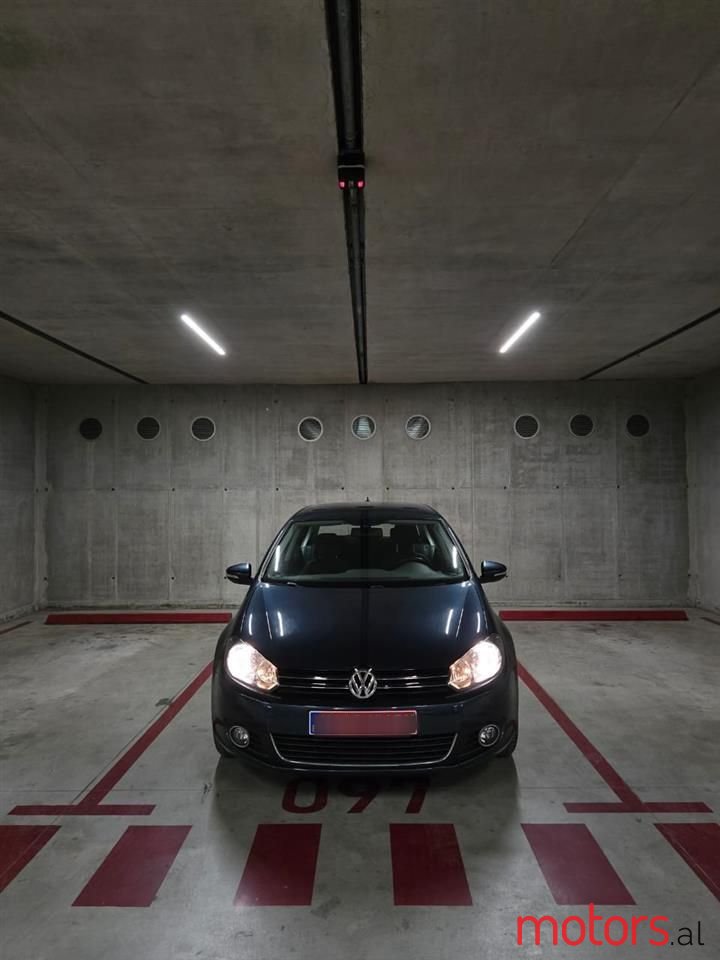 2010' Volkswagen Golf photo #5