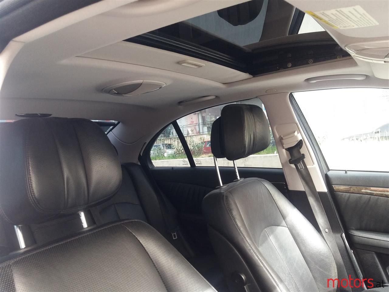 2007' Mercedes-Benz 320 photo #2