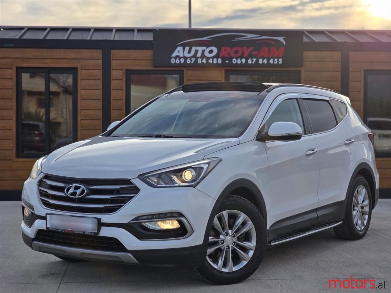 2016' Hyundai Santa Fe photo #2
