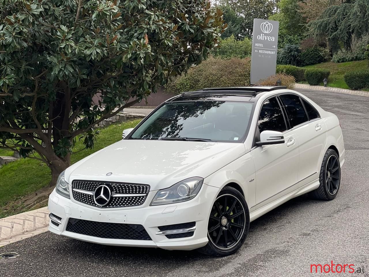 2012' Mercedes-Benz 220 photo #3