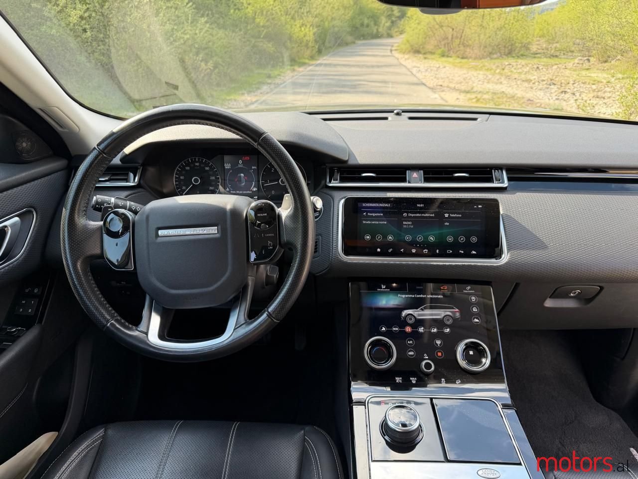 2018' Land Rover Range Rover Velar photo #4